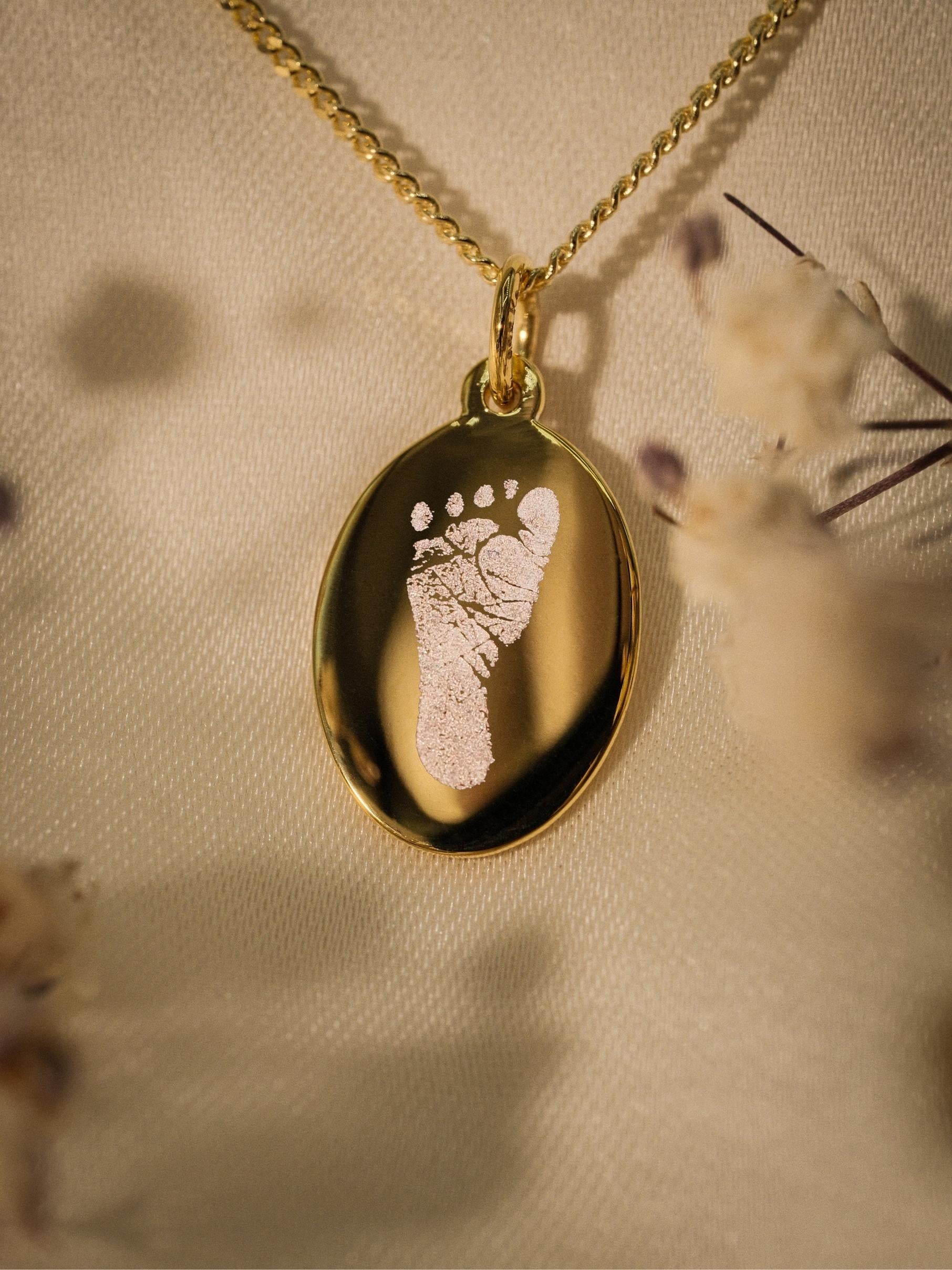 Fußabdruck Halskette – Mila (14k vergoldet)